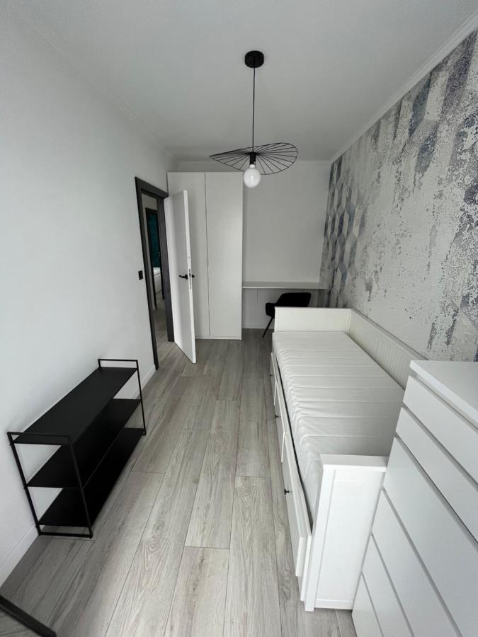 Trzy Pokoje Mieszkanie W Nowej Dzielnicy Wroclawia Apartment Exterior photo